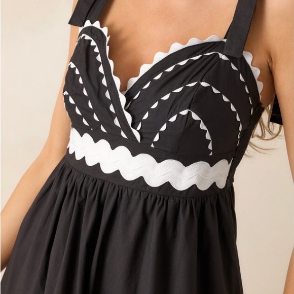 Red Dress Boutique Black and White Midi Dress - Picture 2 of 6